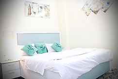 THE CROWN HOME STAY, Greater Noida