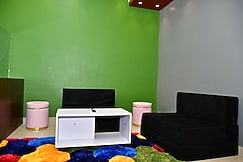 Reasonable HIgh End Entire Apartment/Suite Near Airport CC2 and Eco Park, Kolkata