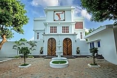 T Resort Sky-Liner Suite With Jacuzzi, Pondicherry