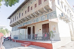 Jeevan Haveli Heritage Hotel And Museum, Jhunjhunu