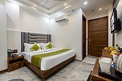 The HotelUN Star, Delhi