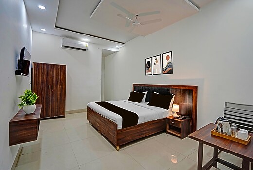 Hotel O Sector 110 Noida Formerly Luv Kush Tower Bhangel