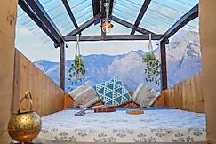 Flustern Kasol, Tosh