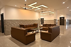 Hotel Pinaka, Sultanpur