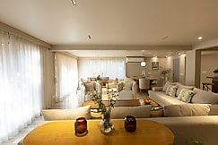 Emalyn Maple, Mumbai