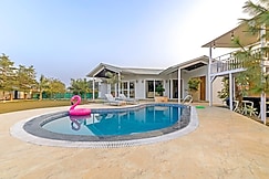 Elivaas Vedaaz 4 BHK Farmhouse With Pvt Pool, Greater Noida