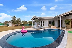 Elivaas Vedaaz 4 BHK Farmhouse With Pvt Pool, Noida