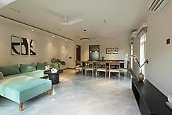 Emalyn Groove, Mumbai