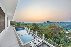 ELIVAAS Midpoint Uno 7 BHK Villa With Pool, Goa