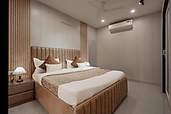 Star Light Suite - Near Max Saket, Delhi