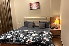 The crown stay, Greater Noida