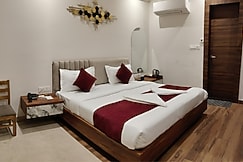 7 heaven hotel, Kanpur