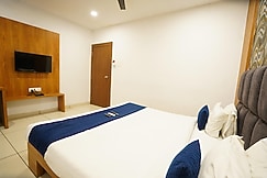 R one Hotel By Ballfin, Indore