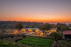 Growpure Luxury Farm & Nature Resort (The Kushalgarh Estate), Ratlam