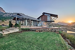 SaffronStays Villa Reya, Trimbak