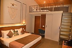 AARUSH HOTEL & RESORT, Bhimtal