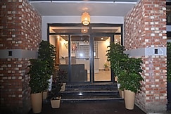 AARUSH HOTEL & RESORT, Haldwani