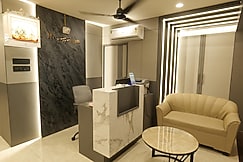 Hotel Paradise, Narbad