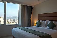 Hotel De Blossom, Guwahati