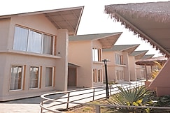 Aarya Resort, Sehore