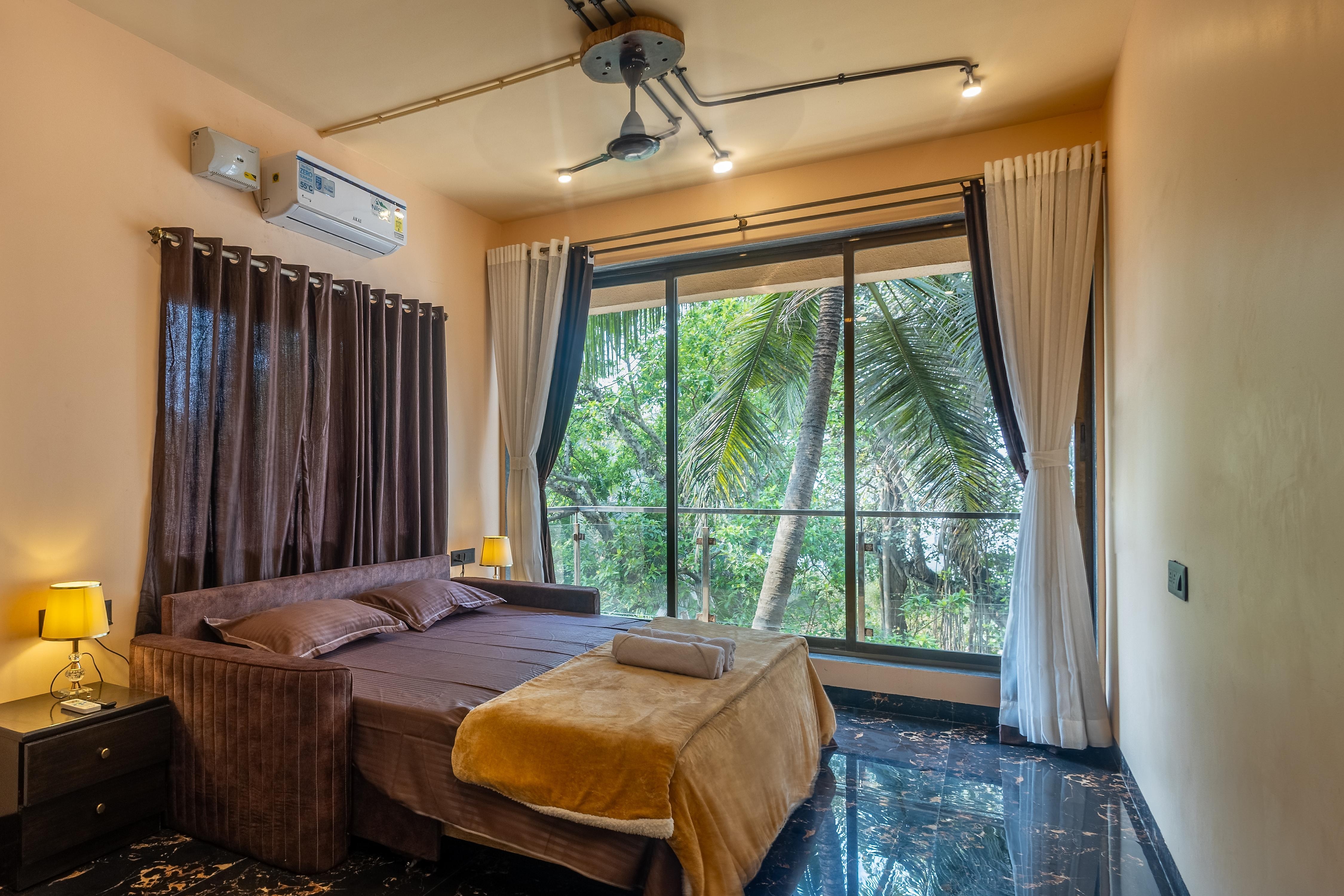 Sea View room with Balcony 1