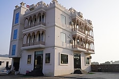 Eco Fort Resort, Mahwah