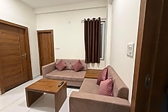 The Cozy Retreat, Indore