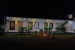 1 room and garden peace of the jawai jungle, Falna