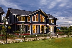 Esh Cottage Hazel Hillview Suites By Elivaas Signature, Dharamshala