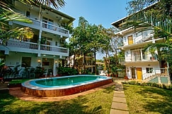 House of Anjuna 3BR Premium Studio with Pool by Homeyhuts, Goa