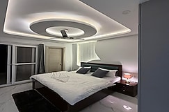 The Snugg Nest   Luxury 4 BHK Apartment, Dehradun