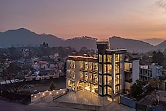 Perfectstayz Premium Kapilaz Bhimtal, Mukteshwar