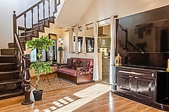 Whispering Walls : 5 mins to Mall Road, Nainital