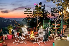 ELIVAAS Berlin House 4 BHK Villa Hillside Getaway, Solan