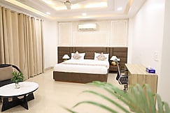 Auraa Suites, Delhi