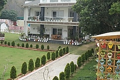 Saalak Jhumelo Farm Stay, Dehradun