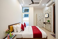 Hotel Delhi 53 Near ISBT Kashmiri Gate, Delhi