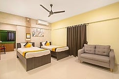 Itsy Hotels Queens Residency, Guwahati
