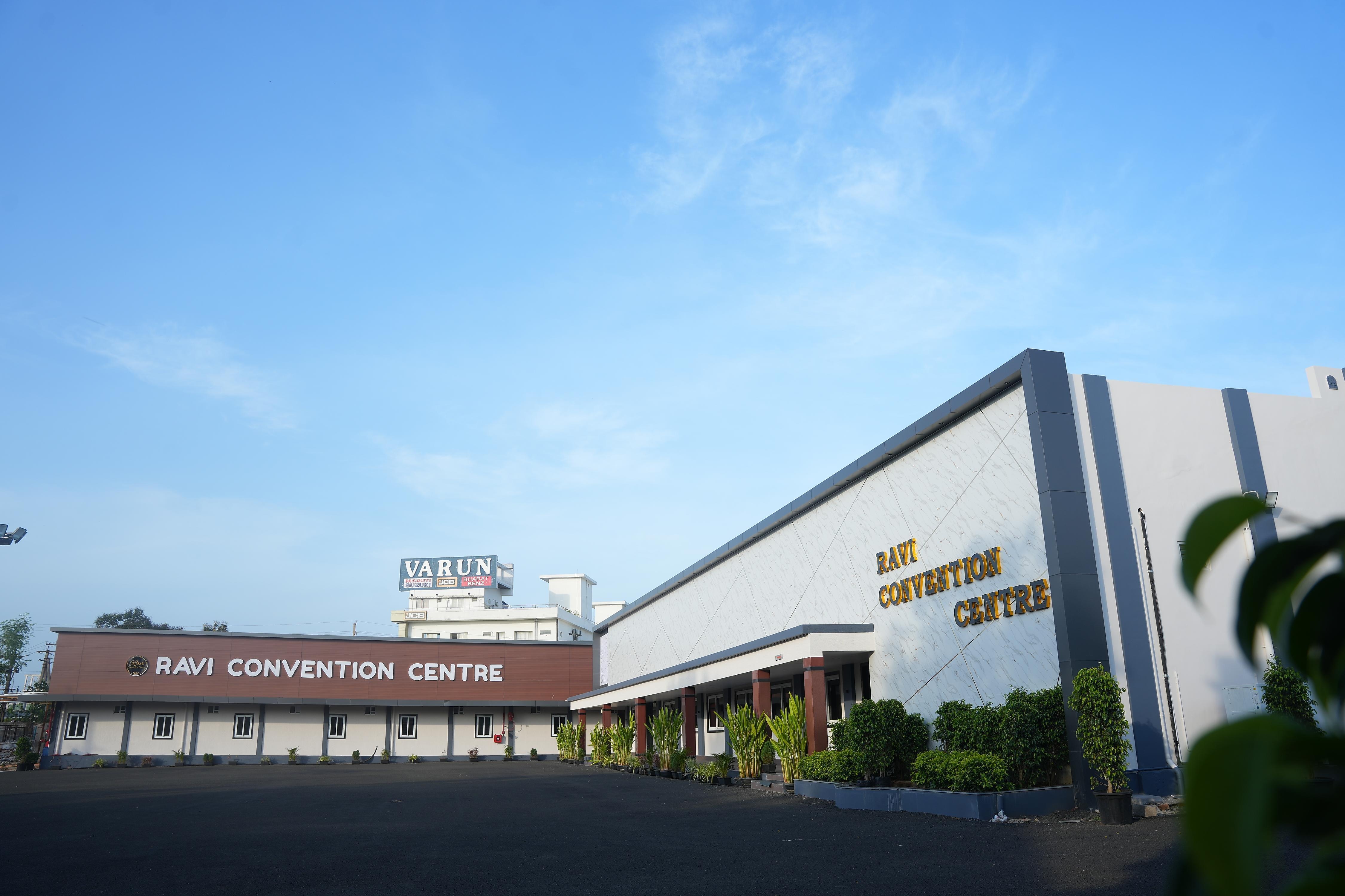RAVI CONVENTION CENTRE 𝗕𝗢𝗢𝗞 Rajahmundry Villa