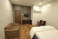 Hotel Lakshmi Palace, Thane