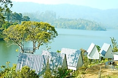 Lake and Leaf (Wildlife Retreat Chinnakanal), Munnar