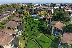 Shore Amora, بالي