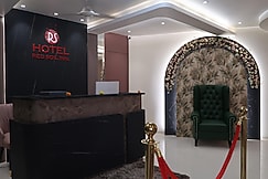 HOTEL RED SOIL INN, Chiplun