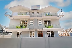 Alaya Stays The Ridgeview Retreat with Pvt Balcony, Kufri