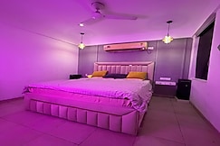 Premium Cozy Stay in Wave City | Luxury Comfort, Ghaziabad