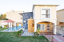 ELIVAAS Casa llios | Country Style 3 BHK Villa with Pvt pool, Udaipur