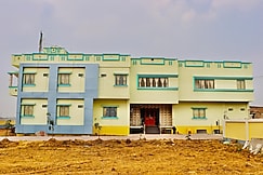 Sky View Guest House & Restaurant, Shantiniketan