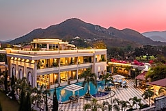 ELIVAAS Prive Mountain Creek 1 Luxe Room With Shared Pool & Gazebo, Udaipur