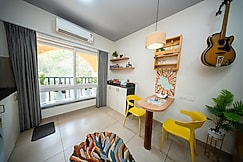 Casa Luma 1BHK Furnished Siolim Pool Jacuzzi Sauna, Goa