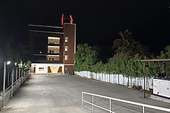 High View Lodging, Solapur